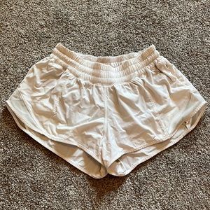 Lululemon Hotty Hot High-Rise Lined Short 2.5